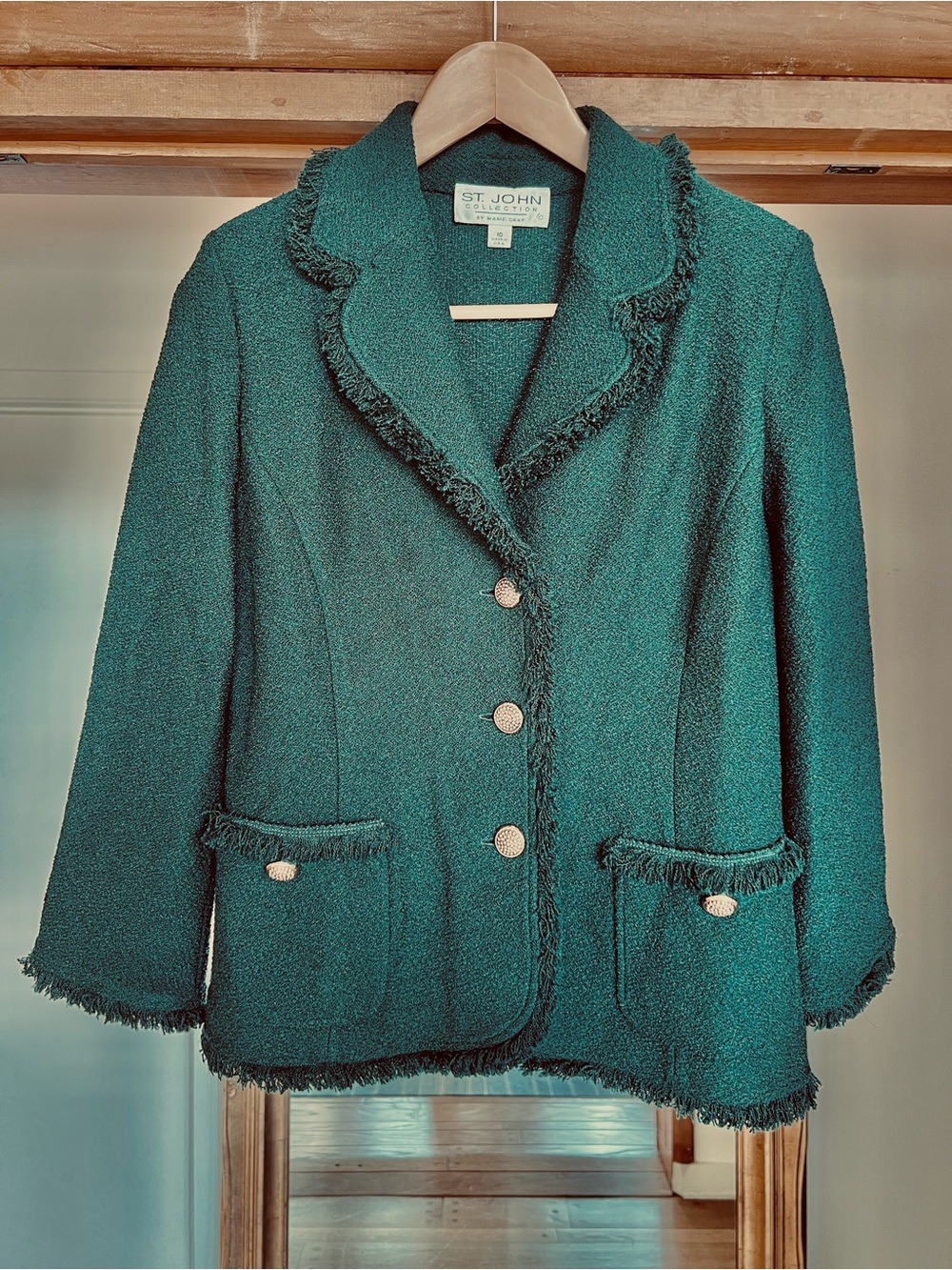 St. John Collection by Marie Gray tweed blazer w gold buttons, fringe trim SZ 10